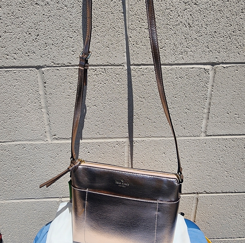 NWT KATE SPADE LEATHER  CROSSBODY Small size approx 7 inches Wide 8 inch Height